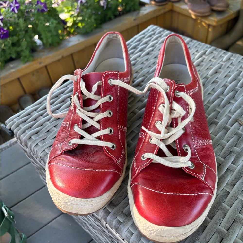 Josef Seibel Caspian Red Leather Sneakers Perforation and Stitching - size 42 EU